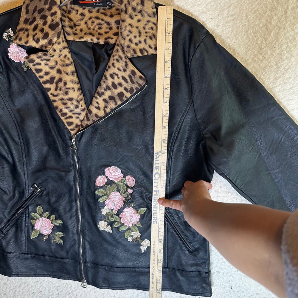 Allure by Julia K Womens XL‎ Black Faux Leather Moto Jacket Leopard Rose Floral - Picture 6 of 15